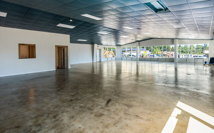 Pictures of Industrial property located at 512 Kanuga Rd, Hendersonville, NC 28739 for lease - image #1
