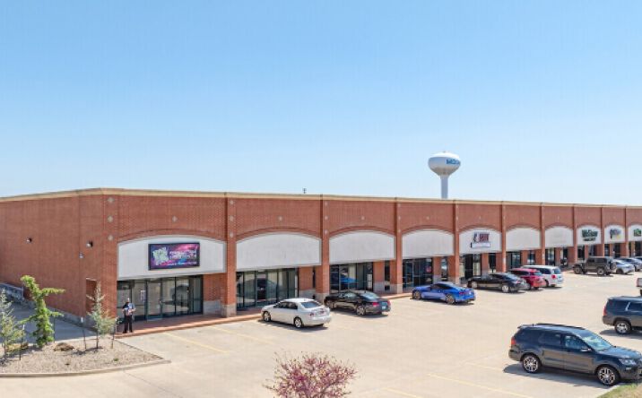 Pictures of Retail, Office property located at 1704 S Broadway Ave, Moore, OK 73160 for lease - image #1
