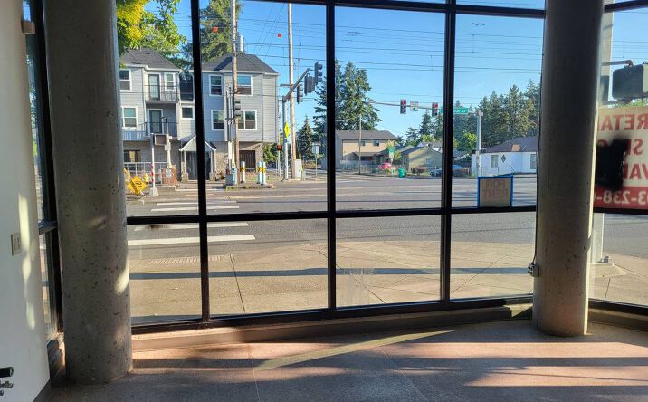 Pictures of Retail, Office property located at 17245 SE Burnside St, Gresham, OR 97030 for lease - image #1