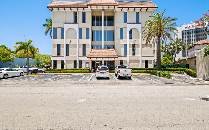 Pictures of Office property located at 4801 N Federal Hwy, Fort Lauderdale, FL 33308 for lease - image #1