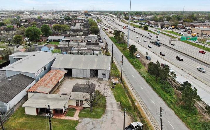 Pictures of Industrial property located at 3115 Golfcrest Blvd, Houston, TX 77087 for lease - image #1