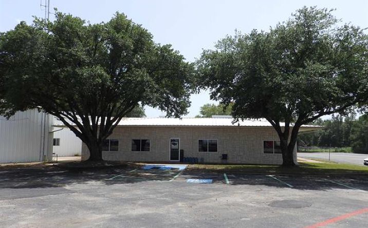 Pictures of Office, Industrial, Land property located at 2005 Tile Factory Rd, Palestine, TX 75801 for lease - image #1
