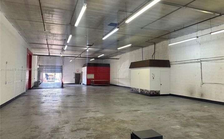 Pictures of Industrial property located at 4115 NW 132nd St #E, Opa-Locka, FL 33054 for lease - image #1