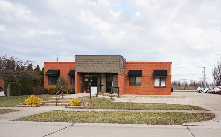 Pictures of Office property located at 1800 Woodfield Dr, Savoy, IL 61874 for lease - image #1