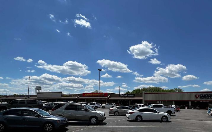 Pictures of Retail property located at 419-449 Highway 52 Byp W & Hwys. 10 & 52, Lafayette, TN 37083 for lease - image #1
