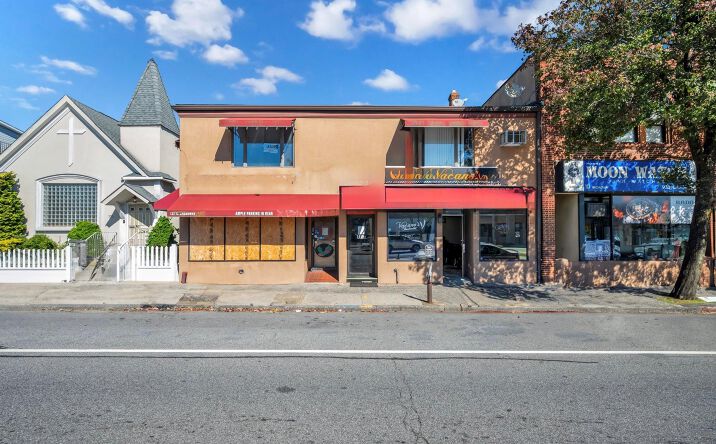 Pictures of Restaurant property located at 107-109 Broadway 107, Oyster Bay, NY 11801 for lease - image #1