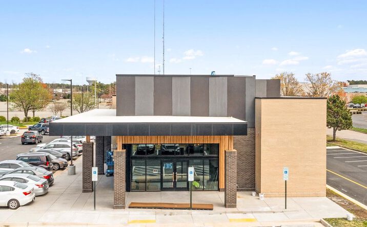 Pictures of Retail, Restaurant property located at 1315 Huguenot Rd, Midlothian, VA 23113 for lease - image #1