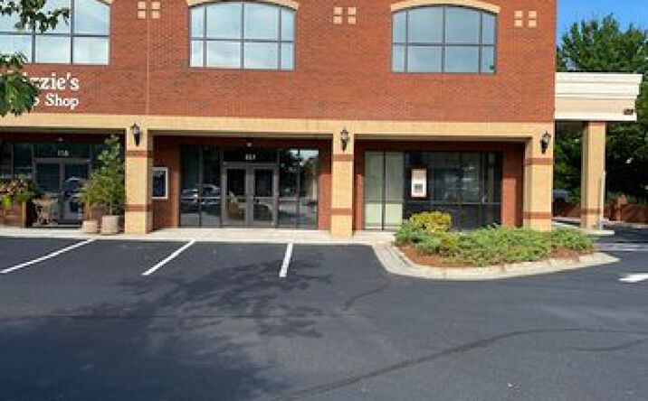 Pictures of Retail, Office, Special Purpose property located at 500 Pineview Dr, Kernersville, NC 27284 for lease - image #1