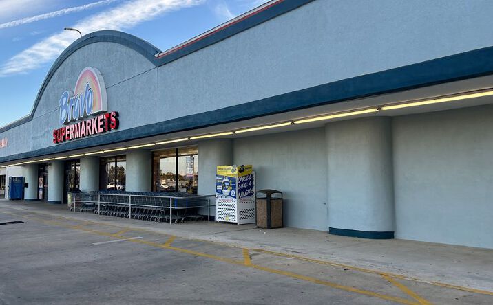 Pictures of Retail property located at 2401 Enterprise Rd, Orange City, FL 32763 for lease - image #1