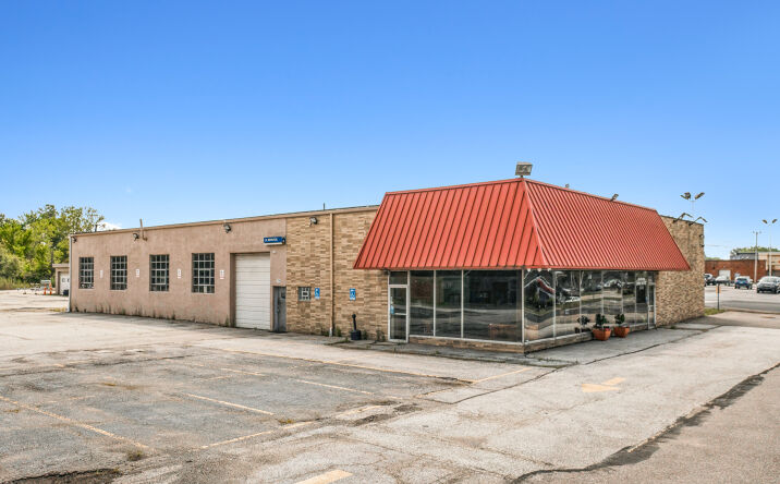 Pictures of Retail, Office property located at 1633 Pearl Rd, Brunswick, OH 44212 for lease - image #1