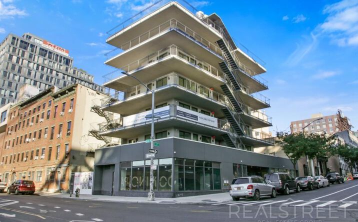 Pictures of Retail, Restaurant property located at 349 Kent Ave, Brooklyn, NY 11249 for lease - image #1