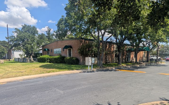 Pictures of Retail, Office property located at 1403 Williams Dr, Georgetown, TX 78628 for lease - image #1