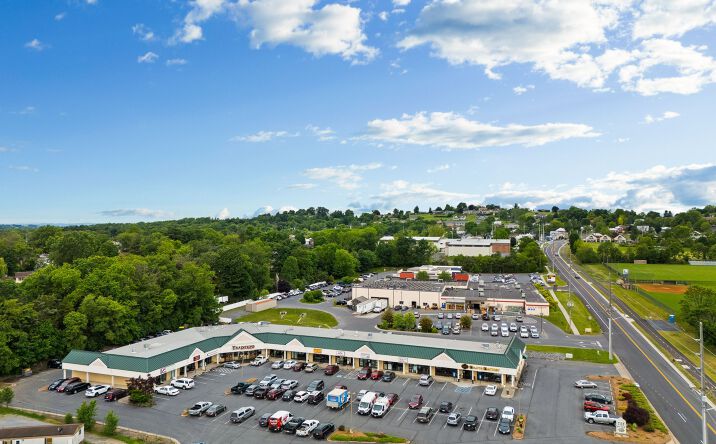 Pictures of Retail, Office, Restaurant property located at 625 Mt Clinton Pike, Harrisonburg, VA 22802 for lease - image #1
