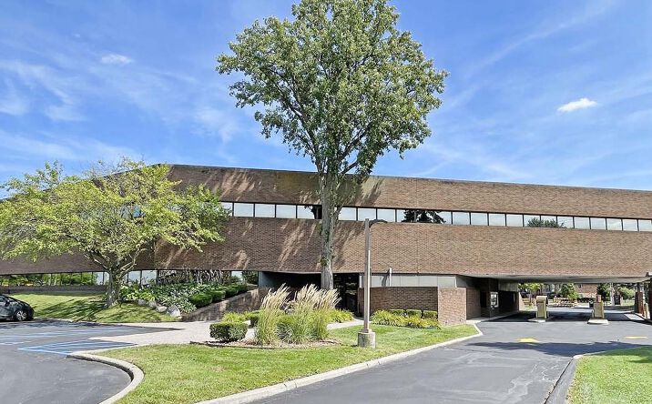 Pictures of Office property located at 24055 Jefferson Ave, St. Clair Shores, MI 48080 for lease - image #1