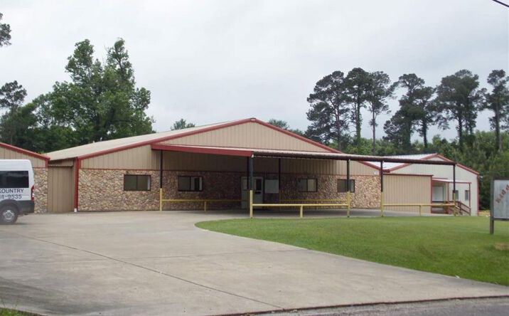 Pictures of Special Purpose, Office, Retail property located at 702 S Peachtree St, Jasper, TX 75951 for lease - image #1