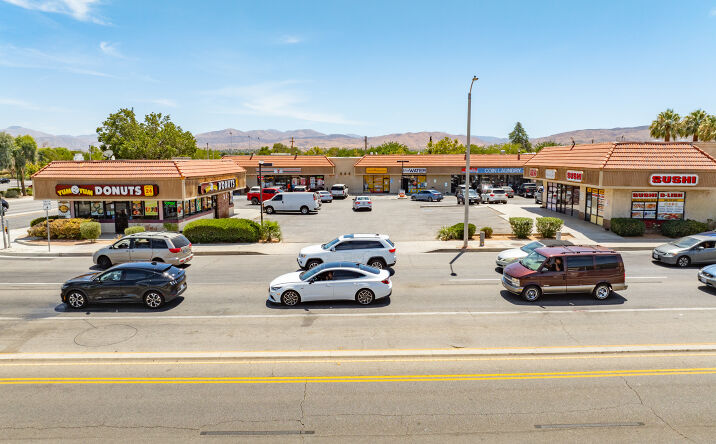 Pictures of Retail property located at 1852 E Palmdale Blvd, Palmdale, CA 93550 for lease - image #1