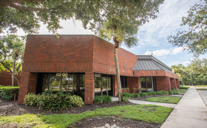 Pictures of Office, Industrial property located at 6250 Hazeltine National Dr, Orlando, FL 32822 for lease - image #1