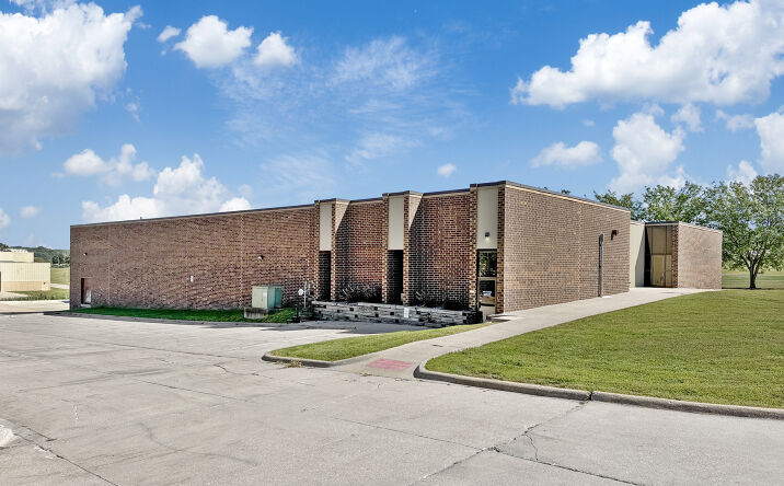 Pictures of Industrial property located at 3127 SW 61st St, Des Moines, IA 50321 for lease - image #1