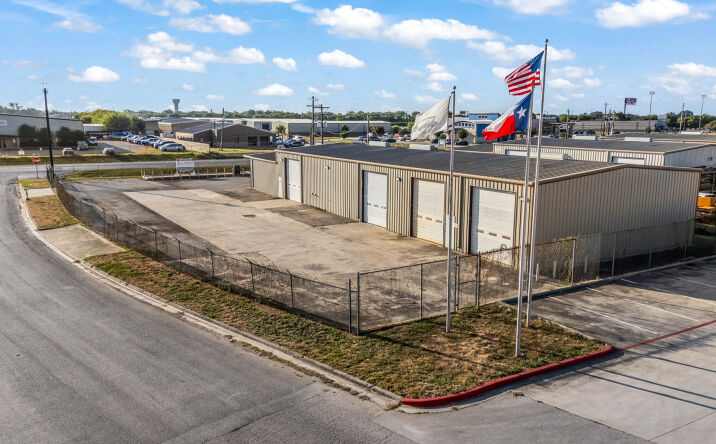 Pictures of Industrial property located at 413 FM1103, Cibolo, TX 78108 for lease - image #1