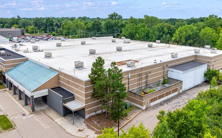 Pictures of Retail, Office, Industrial property located at 495 Summit Dr, Waterford, MI 48328 for lease - image #1