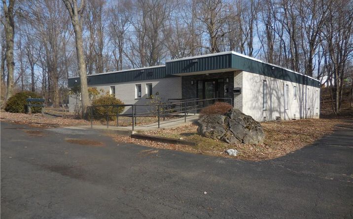 Pictures of Office property located at 456 Gidney Avenue Back unit, Newburgh (City), NY 12550 for lease - image #1