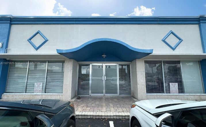 Pictures of Industrial, Retail property located at 2116 N Dixie Hwy, Hollywood, FL 33020 for lease - image #1