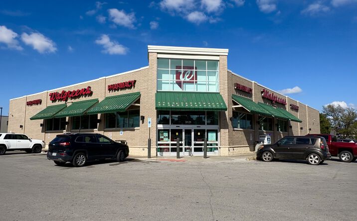 Pictures of Retail property located at 3121 S 24th St, Omaha, NE 68108 for lease - image #1