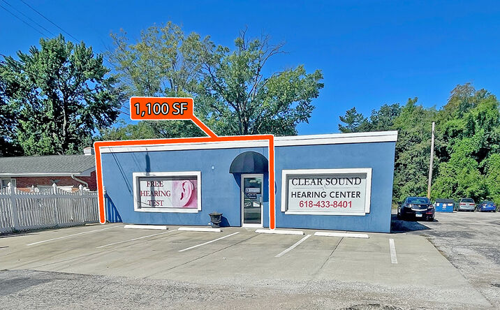 Pictures of Office property located at 5512 Godfrey Rd, Godfrey, IL 62035 for lease - image #1