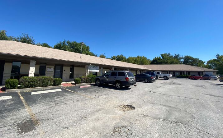 Pictures of Retail, Office property located at 328 W Main St, Azle, TX 76020 for lease - image #1