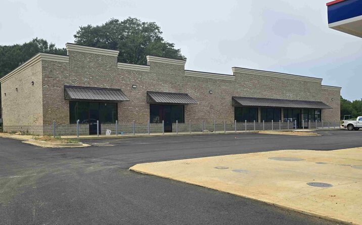 Pictures of Retail property located at 341 Wheeler Rd, Hernando, MS 38632 for lease - image #1