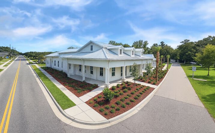Pictures of Retail, Office, Special Purpose property located at 981 Vineland Rd, Winter Garden, FL 34787 for lease - image #1
