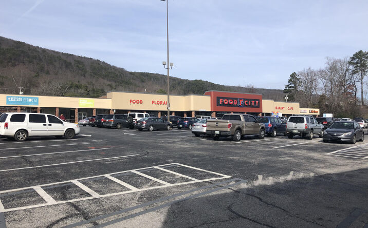 Pictures of Retail property located at 10161 Dayton Pike, Soddy-Daisy, TN 37379 for lease - image #1