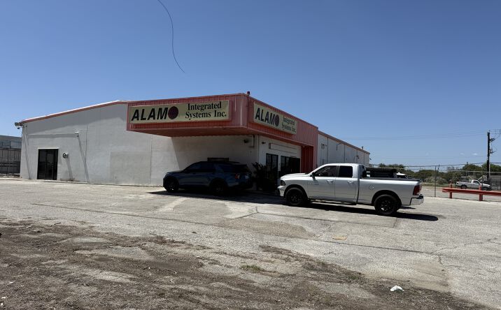 Pictures of Industrial property located at 2805 SW Loop 410, San Antonio, TX 78227 for lease - image #1