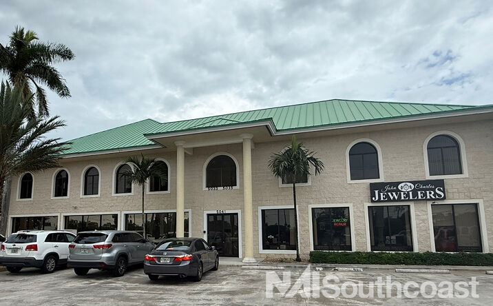 Pictures of Office property located at 5033 SE Federal Hwy, Stuart, FL 34997 for lease - image #1