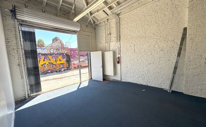 Pictures of Retail, Office, Industrial property located at 1326 Main St, Los Angeles, CA 90015 for lease - image #1