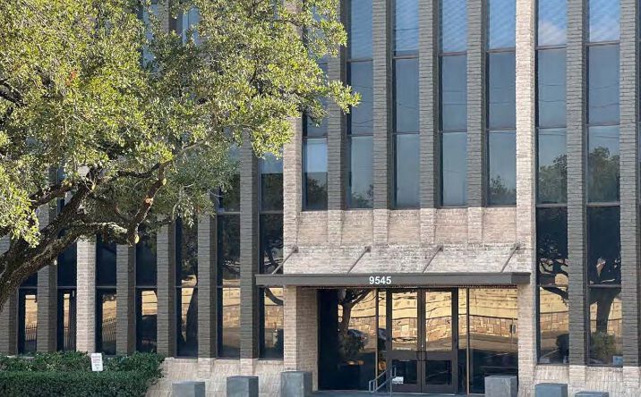 Pictures of Office property located at 9545 Katy Fwy, Houston, TX 77024 for lease - image #1