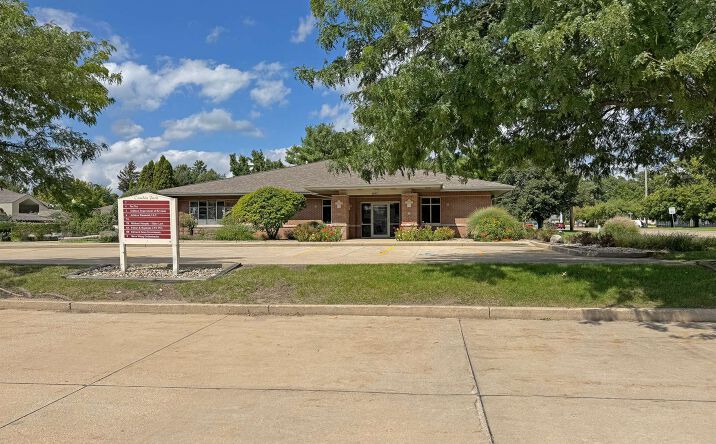 Pictures of Office property located at 1001 N Hickory, South Bend, IN 46615 for lease - image #1