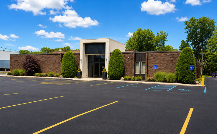 Pictures of Office property located at 1979 Holland Ave, Port Huron, MI 48060 for lease - image #1