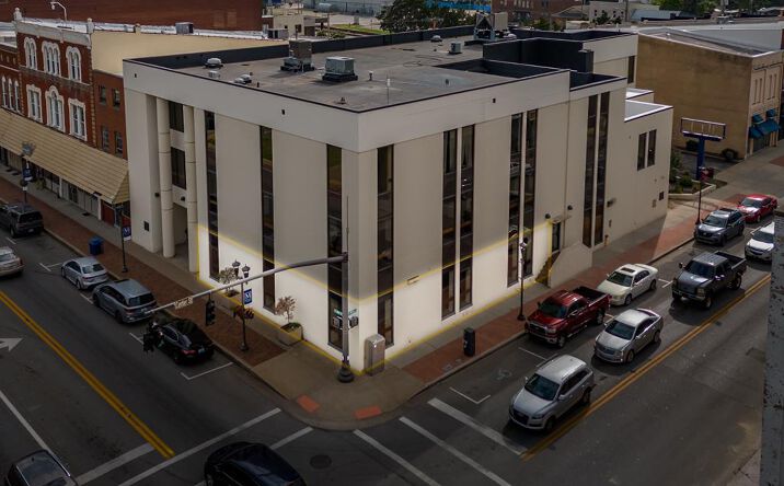 Pictures of Retail, Office property located at 1 S Main St, Madisonville, KY 42431 for lease - image #1