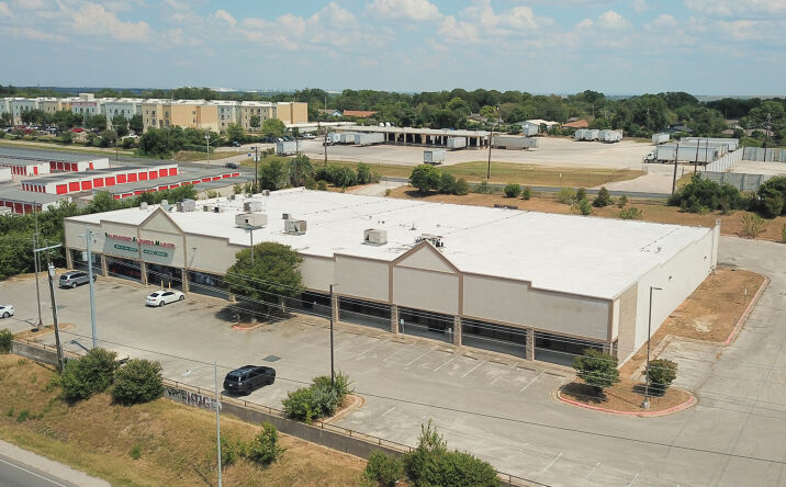 Pictures of Retail, Industrial property located at 9821 N Interstate 35 Frontage Rd, Austin, TX 78753 for lease - image #1