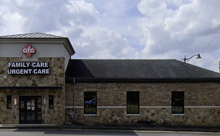 Pictures of Office property located at 1095 Woodstock Rd, Roswell, GA 30075 for lease - image #1
