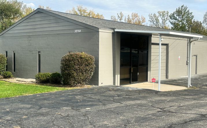 Pictures of Office property located at 3770 SW South Park Ave, Topeka, KS 66609 for lease - image #1