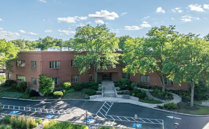 Pictures of Office property located at 950 N York Rd, Suite 100, Hinsdale, IL 60521 for lease - image #1
