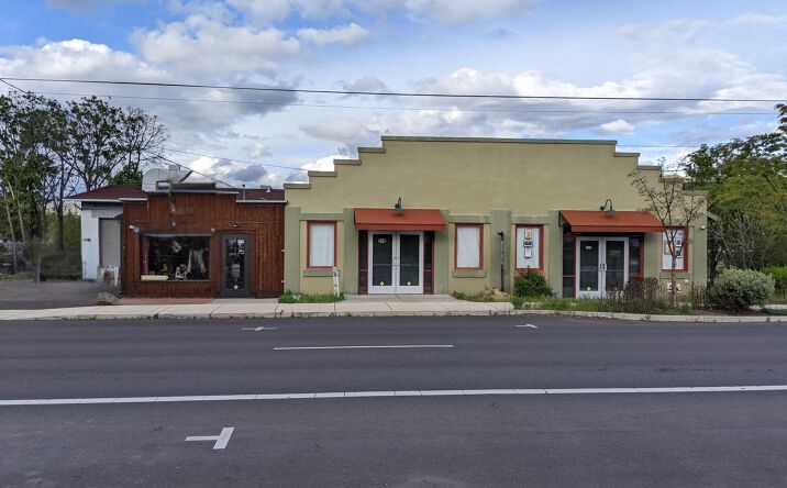 Pictures of Retail, Office property located at 310 N Main St, Phoenix, OR 97535 for lease - image #1