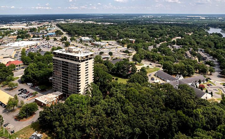 Pictures of Office property located at 4801 N Hills Blvd, North Little Rock, AR 72116 for lease - image #1