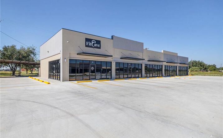 Pictures of Land property located at 2205 S Alamo Road # B1, Edinburg, TX 78542 for lease - image #1