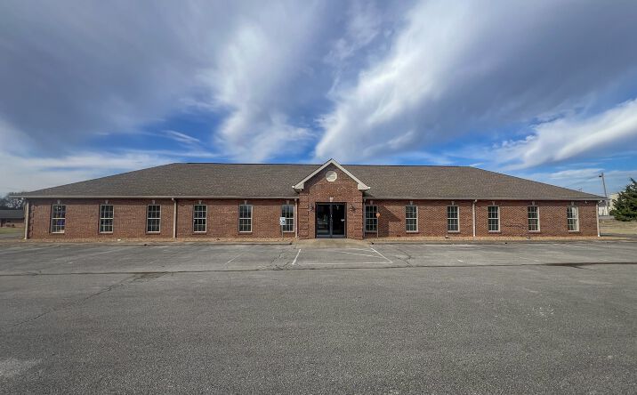 Pictures of Office property located at 175 State Line Rd, Oak Grove, KY 42262 for lease - image #1