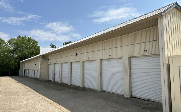 Pictures of Industrial, Special Purpose property located at 3200 S Kansas Ave, Topeka, KS 66611 for lease - image #1