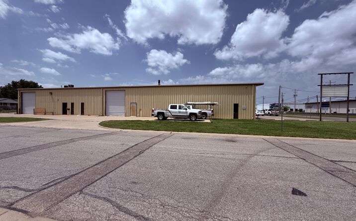 Pictures of Industrial property located at 2909 W Pawnee St, Wichita, KS 67213 for lease - image #1