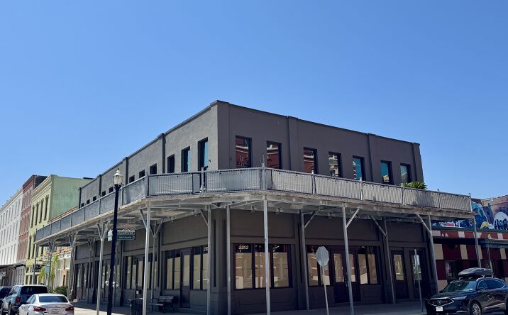 Pictures of Retail property located at 2202 Mechanic St, Galveston, TX 77550 for lease - image #1